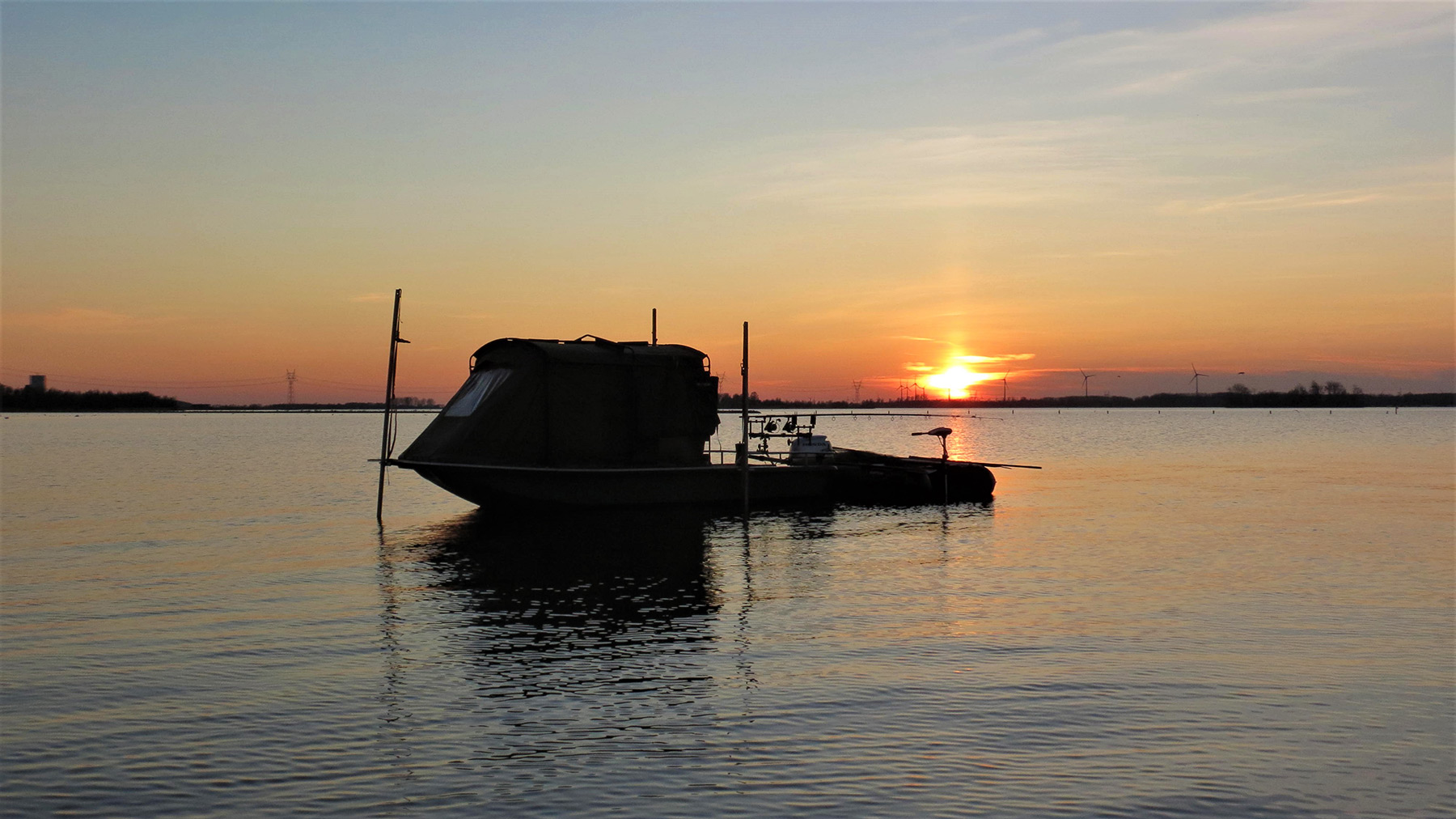 karpervissen vanuit de boot timmys carpboat products