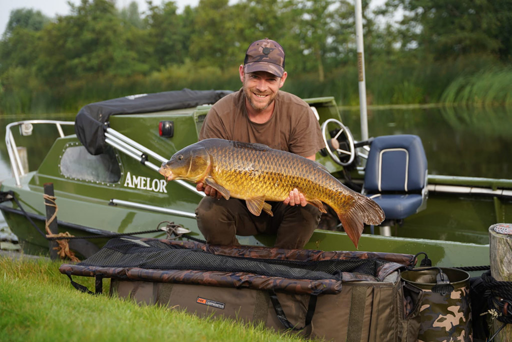 peter vlasveld over de steekstokken van timmy's carpboat products